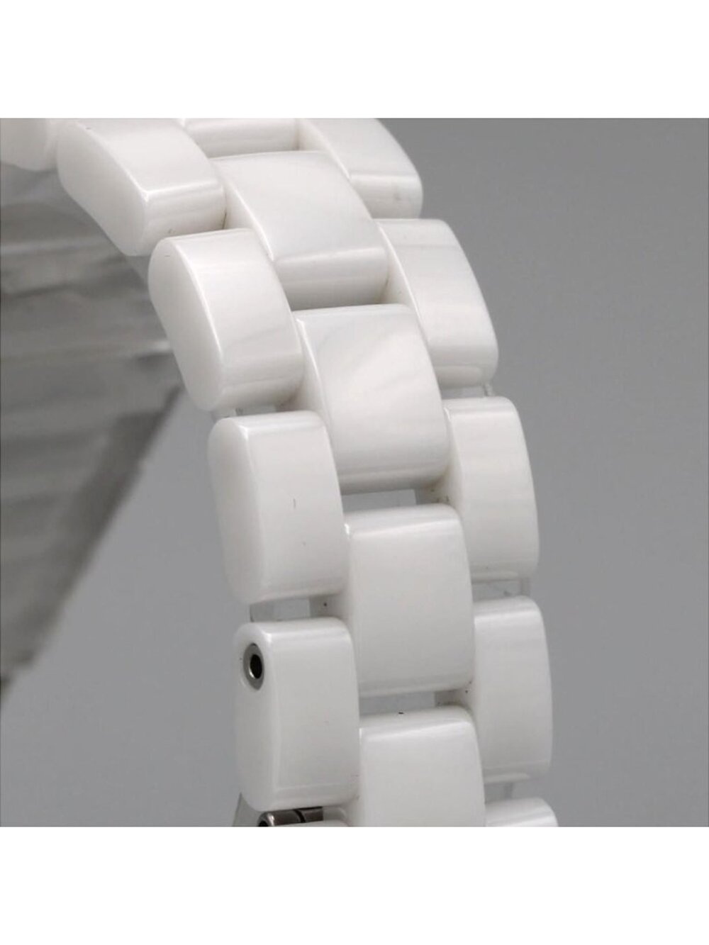 Chanel 33 mm Ceramic Quartz Watch - Picture 5 of 8
